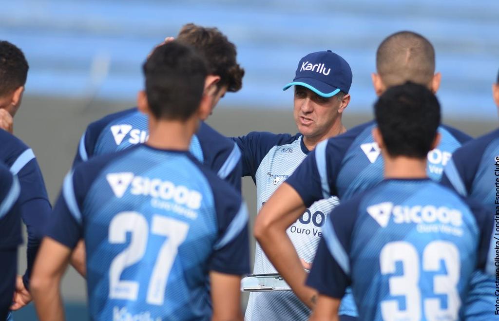 No momento, o Tubarão soma 17 pontos, um abaixo do Atlético-GO, que fecha o grupo que subirá ao Brasileirão de 2020