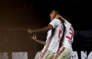 São Paulo 4 x 0 Chapecoense - Tricolor atropela, acaba com jejum e sobe para 5º