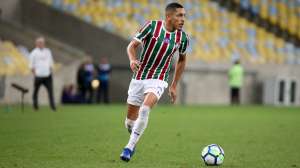 Gilberto sente dores no joelho e vira dúvida para duelo com o Peñarol no Uruguai