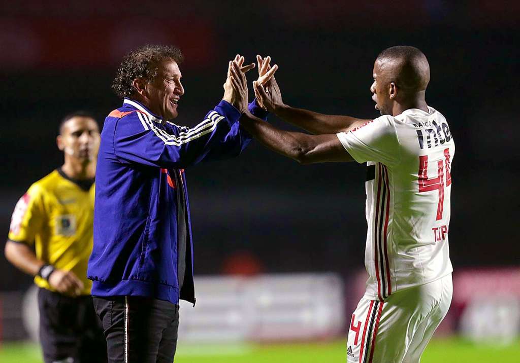 Cuca explica mudanças e vibra com goleada do São Paulo: 