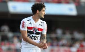 Pato 'embola' o setor ofensivo do São Paulo e pode perder espaço