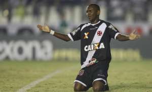 Atacante ex-Vasco é baleado em rua de Cachoeiro do Itapemirim