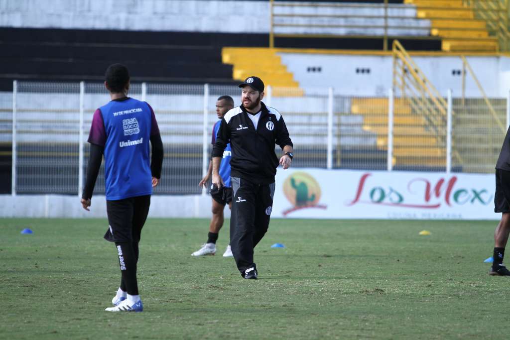 Pugliese cobra por postura do segundo tempo em Bauru, para duelo diante da Inter (Foto - Elcio Fabretti)