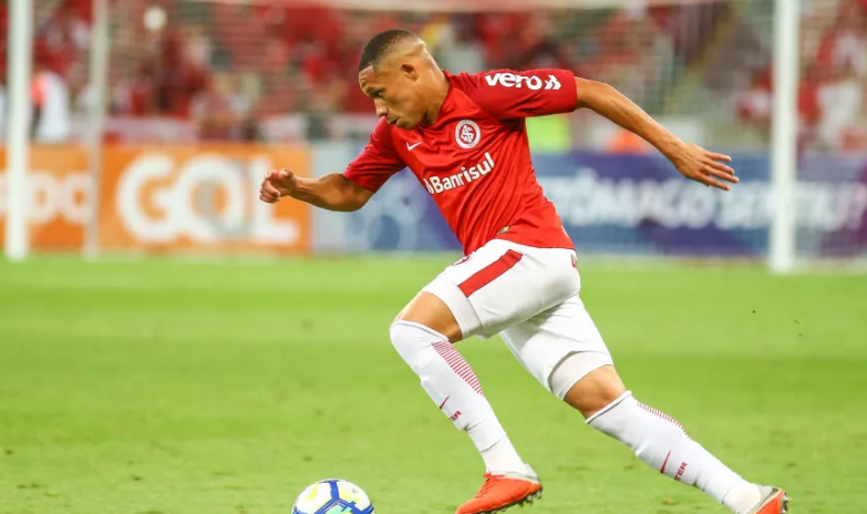Atacante decide para o Inter, desabafa e se diz insatisfeito com a reserva