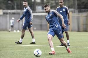 Versatilidade faz Sasha ganhar espaço no Santos e credibilidade com Sampaoli