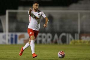 Série B: Ex-zagueiro do Inter desfalca o Bragantino novamente contra o Vila Nova