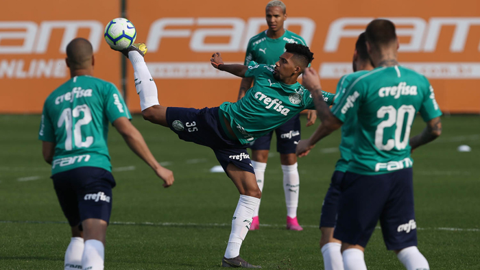 Vitor Hugo e Henrique Dourado fazem testes físicos no Palmeiras
