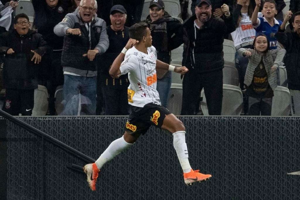 Destaque contra Wanderers, Pedrinho desfalcará Corinthians na volta 