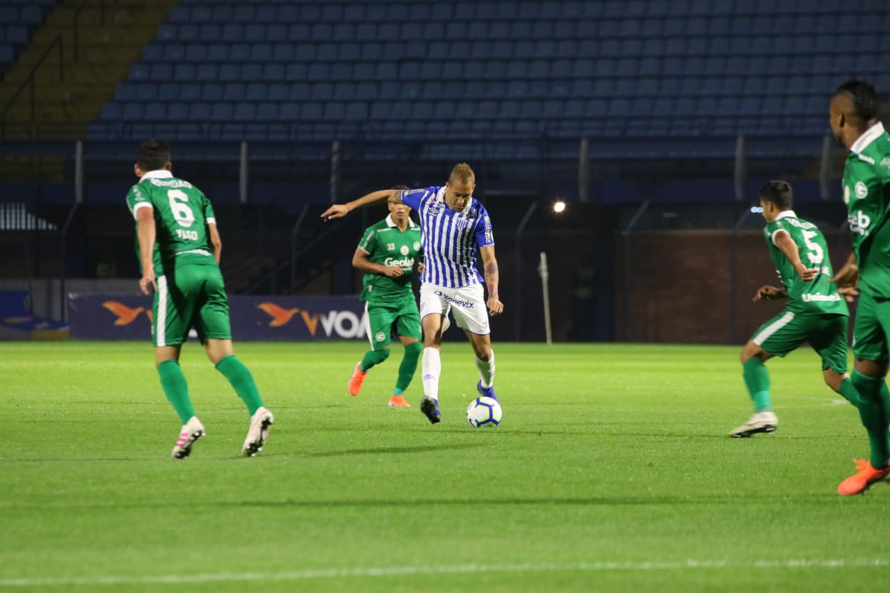 Ainda em jejum, Avaí volta ao palco do rebaixamento para encarar o Santos