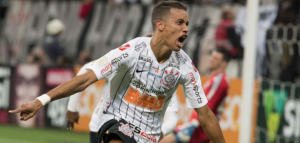 Borussia Dortmund volta a oberservar Pedrinho após recusa do Corinthians em 2018