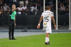 Atlético-MG treina com reservas, mas técnico diz que escalará titulares em Goiás