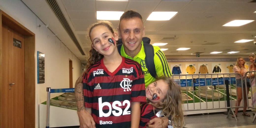 Rafinha divide méritos com time do Fla e vê moral em alta para quarta-feira