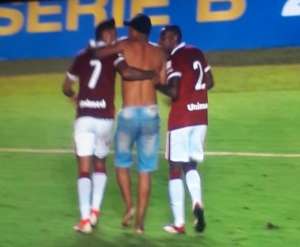 Série B: Vila Nova pode ser punido e perder mando após invasão de campo em derrota
