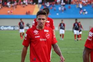 Sem espaço em time da Série B, atacante é devolvido ao Corinthians
