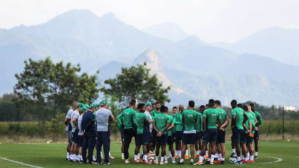 Fluminense 'esquece' Brasileiro e pega Peñarol por classificação