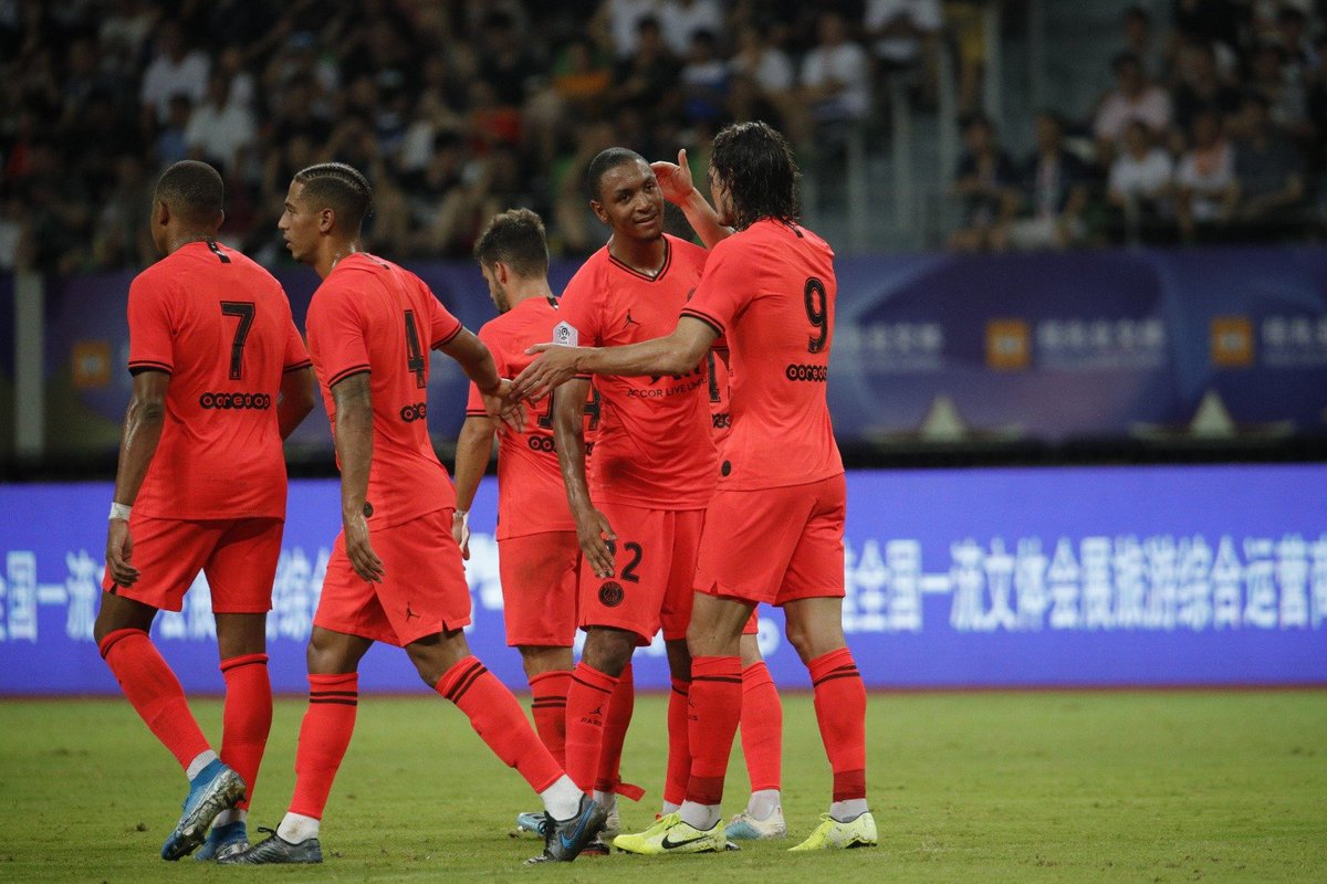 Mais uma vez sem Neymar, PSG bate Sydney FC com gols de Mbappé e Cavani na China