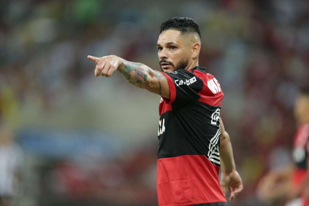 Santos vence duelo com rival paulista e fica perto de anunciar lateral do Flamengo