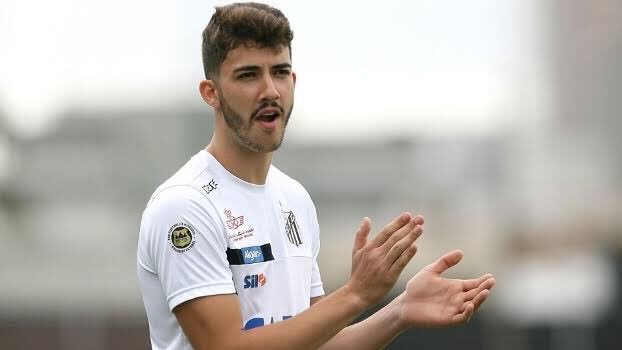 Gustavo Henrique vê renovação encaminhada, mas quer valorização no Santos