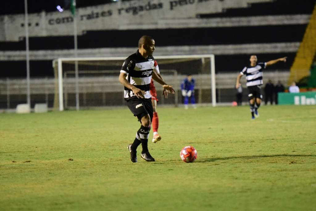 Luizinho destaca dobradinha ofensiva pelo lado direito e campanha positiva da equipe (Foto: Michel Lambstein)