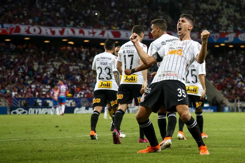 Corinthians e Indepediente-ARG tentam segurar vantagem para avançar
