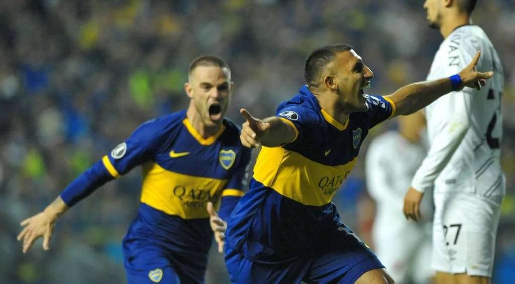 Ábila abriu o placar para o Boca Juniors diante do Athletico-PR