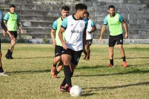 Série C: Para ser pai, volante titular do Treze-PB pede rescisão de contrato