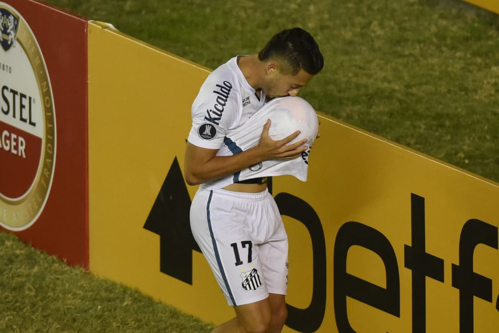 Jean Mota vê duelo com o Ceará com jogo ‘mais importante do ano’ para o Santos