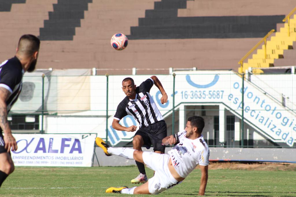O duelo foi recheado de emoções dentro e fora de campo (Foto: João Romoli/EC São Bernardo)