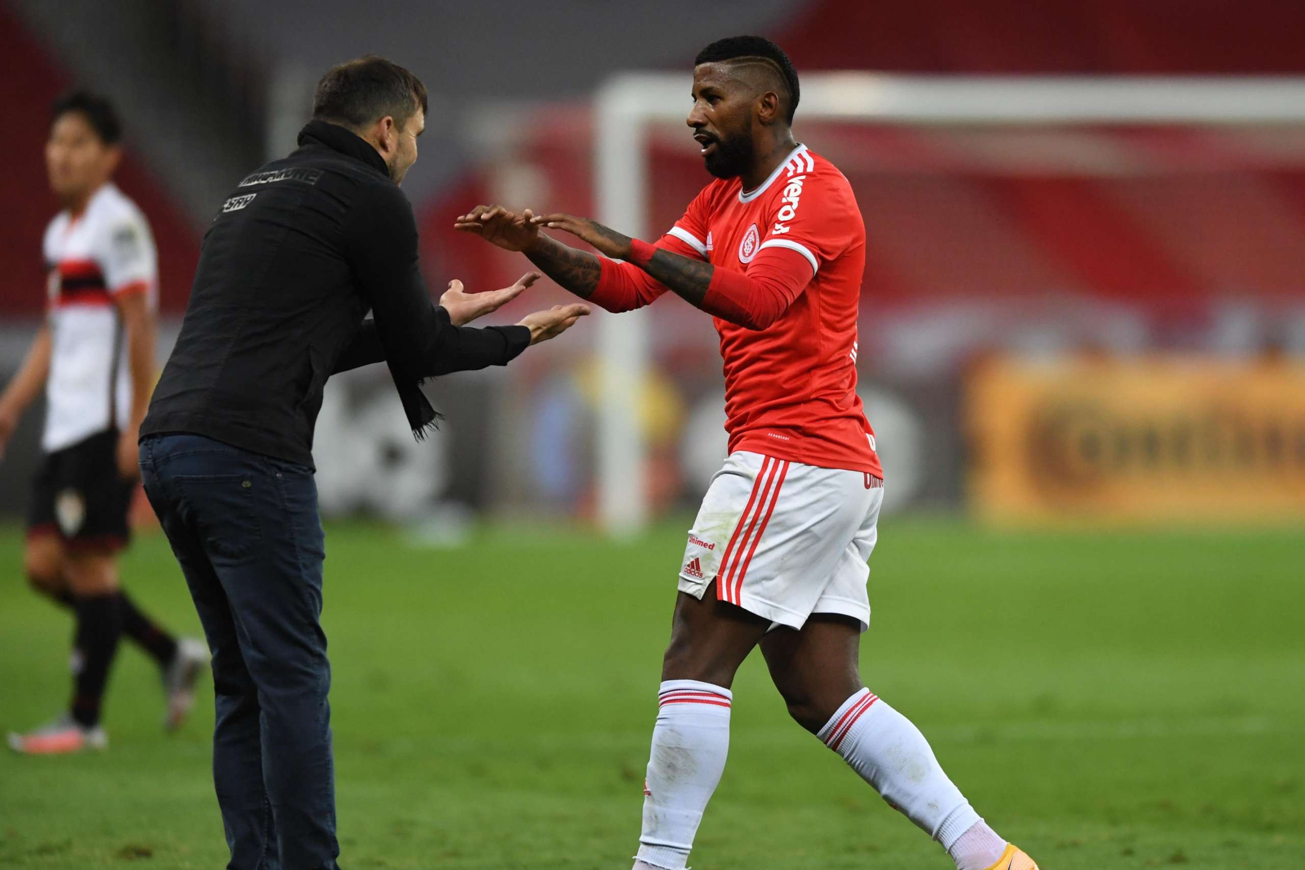 Coudet prevê dificuldades no Inter: ‘Quando se junta três torneios, será duro’