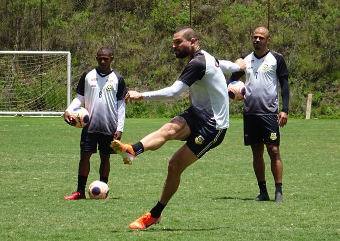 ​Copa Paulista: Zagueiro do São Bernardo destaca união do grupo para a estreia