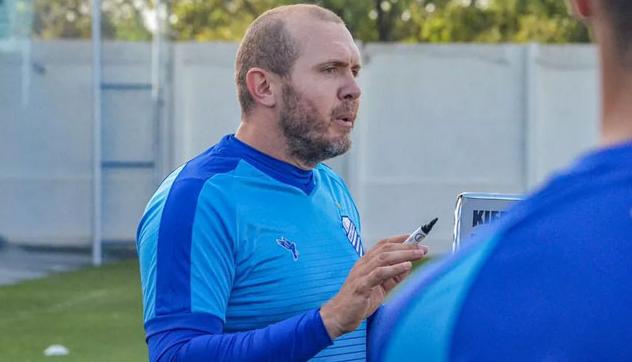 Atacante se machuca em treino e desfalcará CSA contra o Guarani