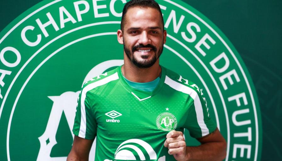 Atacante tem pena reduzida pelo Pleno do STJD e reforçará Chapecoense