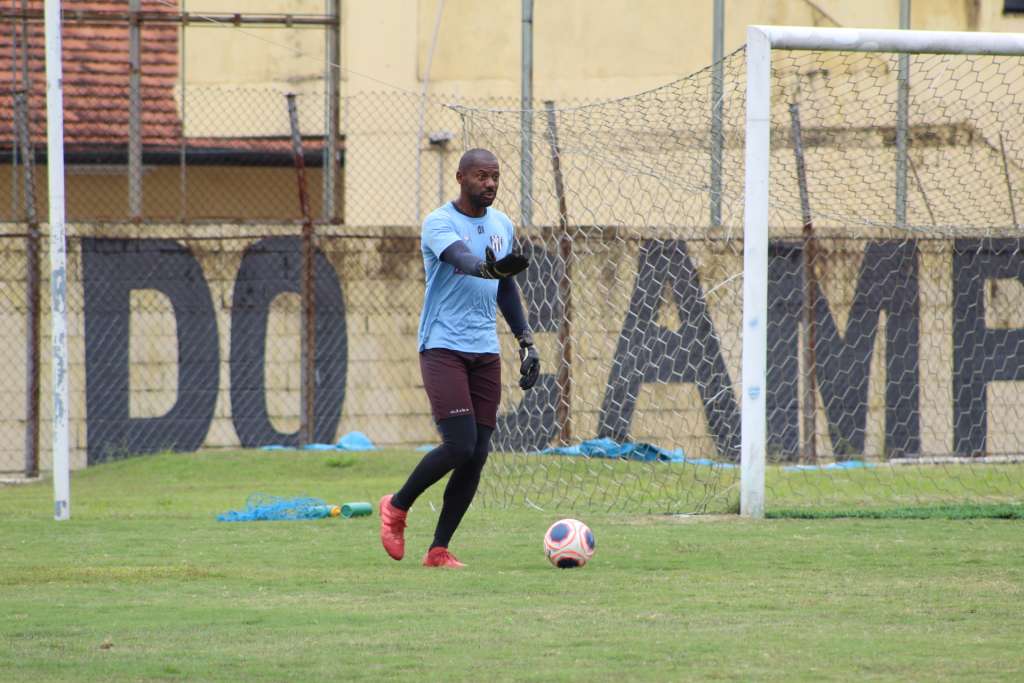Mais experiente do elenco, Maurício cita foco e responsabilidade do Cachorrão