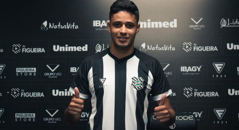 Figueirense oficializa ex-Corinthians e mantém 20% de zagueiro, negociado com o Dragão