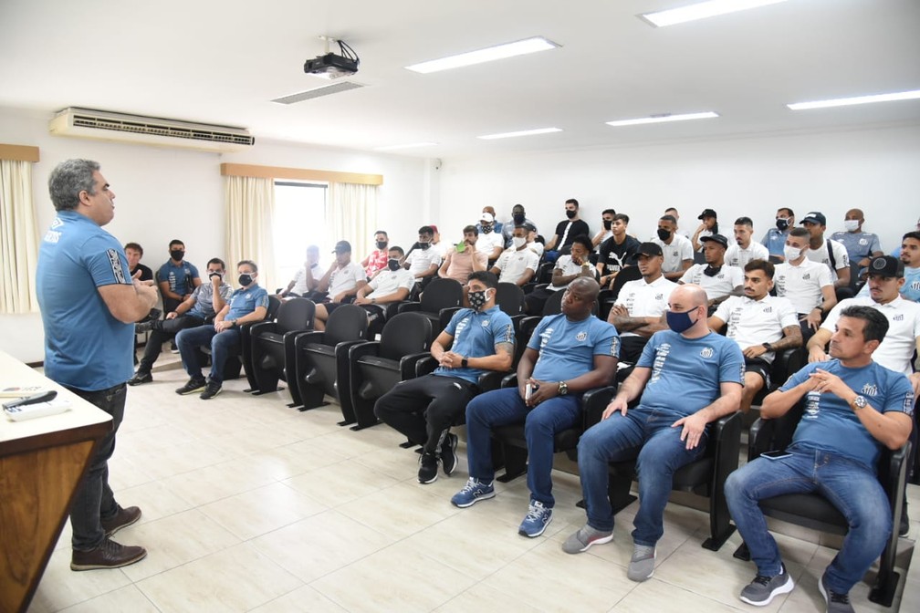 Sem dinheiro da Copa do Brasil, Santos busca maneiras de quitar salários de outubro