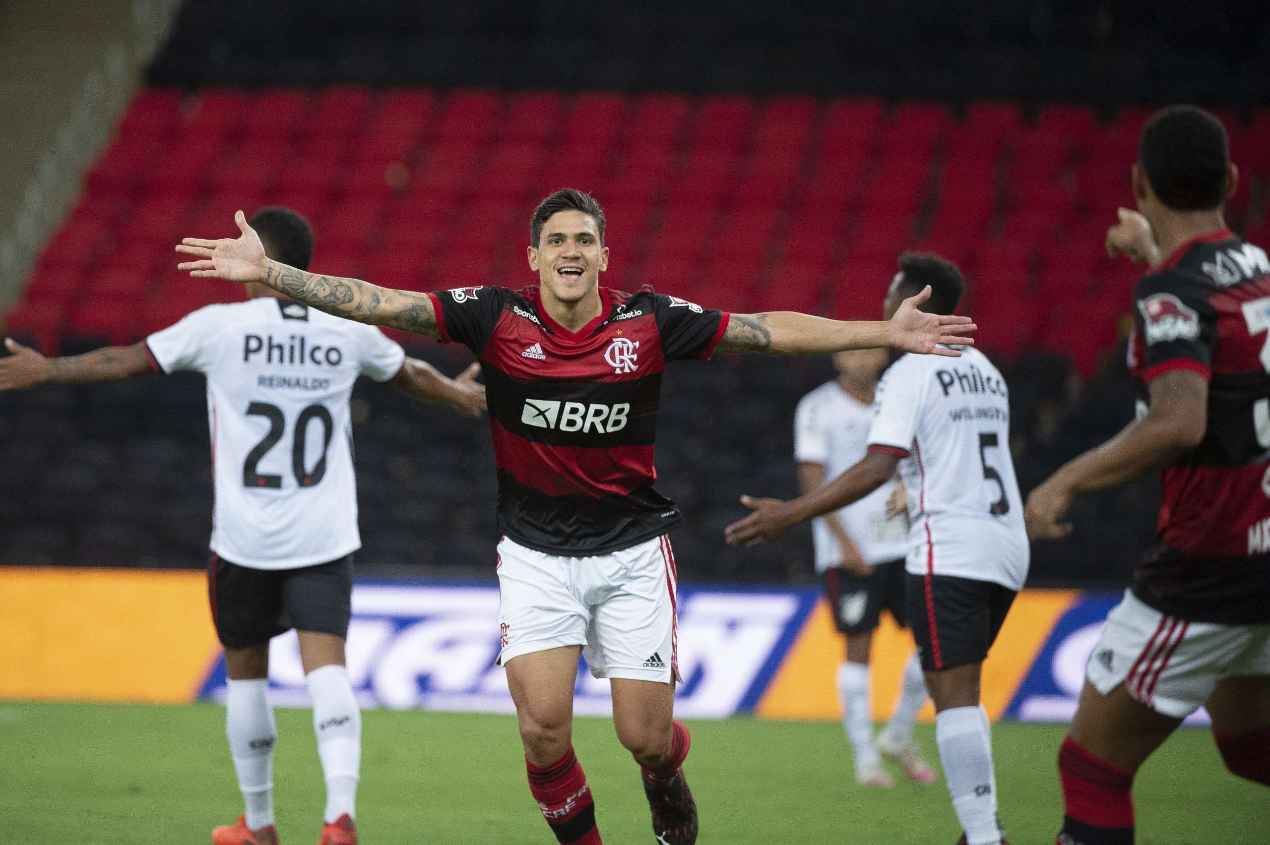 Flamengo tenta liberação de convocados junto à CBF para duelo com o São Paulo