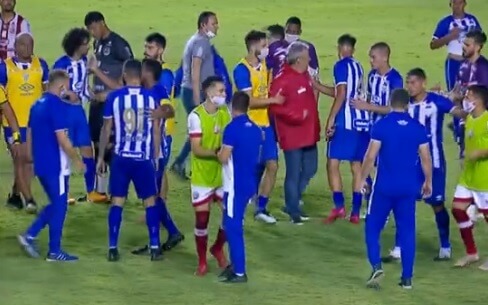 Série B: Kleina minimiza confusão após empate entre Náutico e Avaí