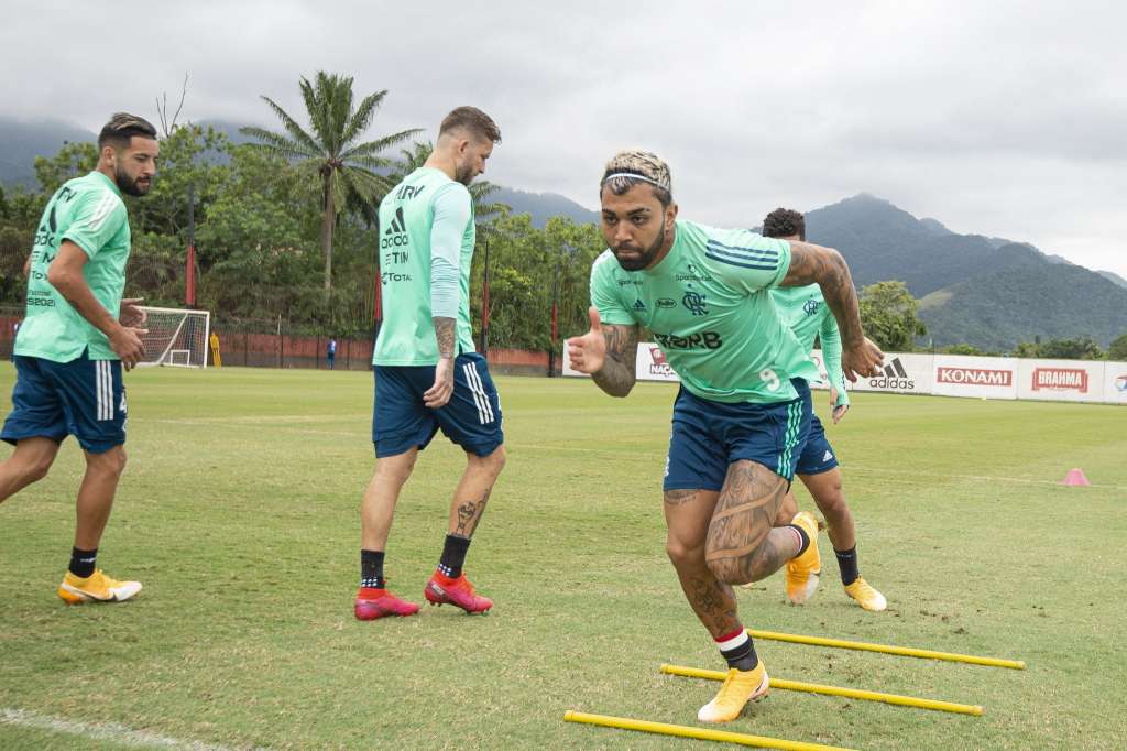Gabriel Barbosa e relacionado no Flamengo e volta diante do Atlético-MG