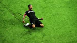 ALEMÃO: Bayer Leverkusen bate Borussia Mönchengladbach e encosta nos líderes