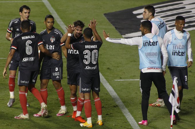 Brenner e Fernando Diniz foram os destaques da vitória do São Paulo