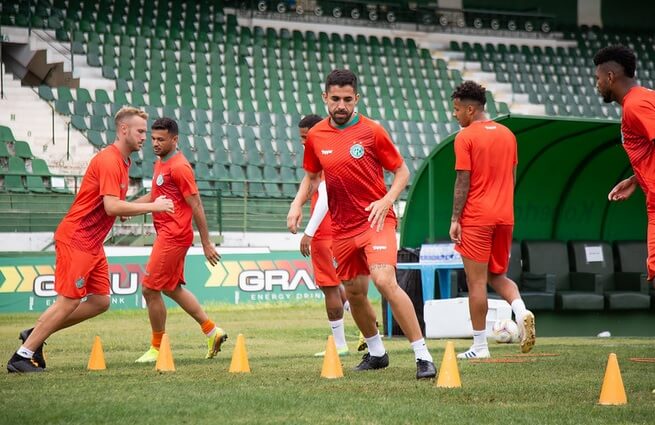 Lucas Abreu marcou um golaço na vitória do Guarani (Foto: David Oliveira/Guarani FC)