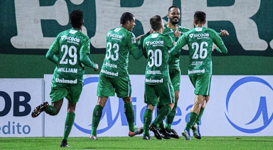 CHANCES DE ACESSO: Chapecoense chega a 99% e Ponte cai para menos de 20%