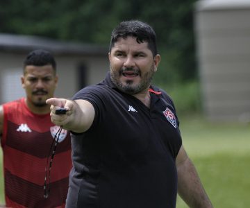 Série B: Treinador do Vitória assume responsabilidade por resultados ruins
