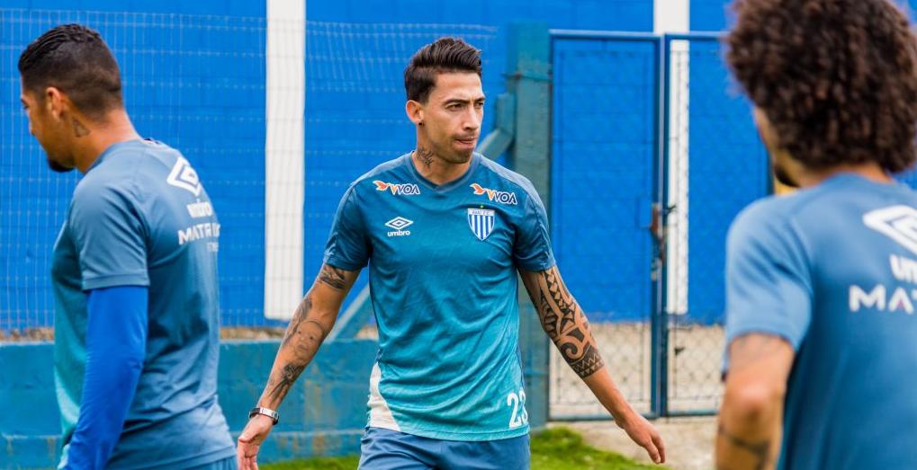 Ex-Corinthians e Ponte é liberado pelo DM e volta a treinar com elenco do Avaí