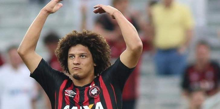 Clube da Série C anuncia meia ex-Athletico-PR que estava disputando a Libertadores