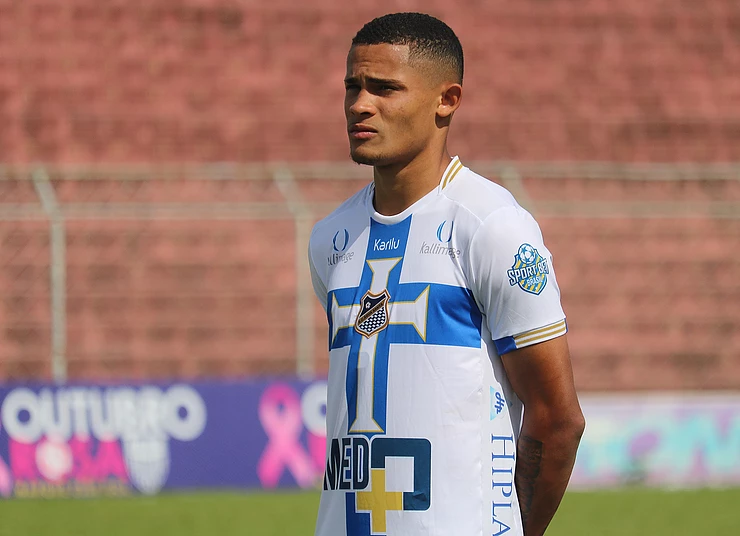 Copa Paulista: Emocionado, atacante do Água Santa descreve estreia no profissional