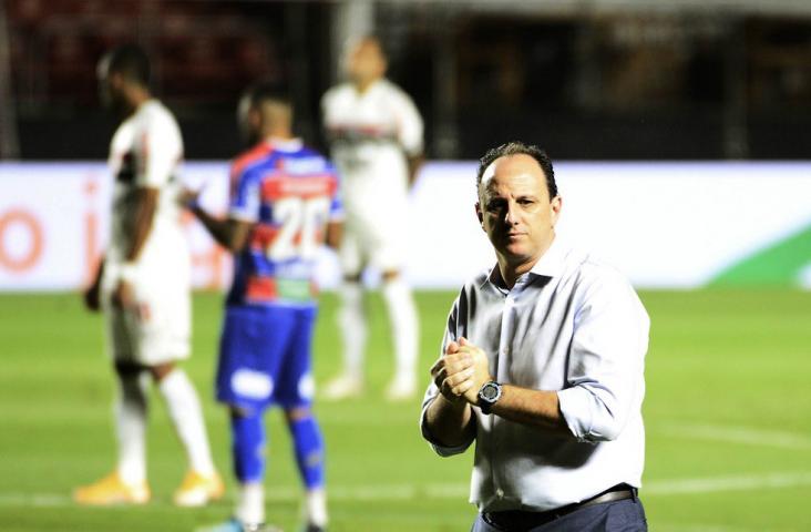 Torcida do São Paulo se sente traída com Ceni no Flamengo e apoia Fernando Diniz