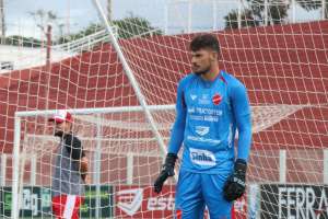 Série C: Goleiro titular passa por artroscopia e desfalca Vila Nova