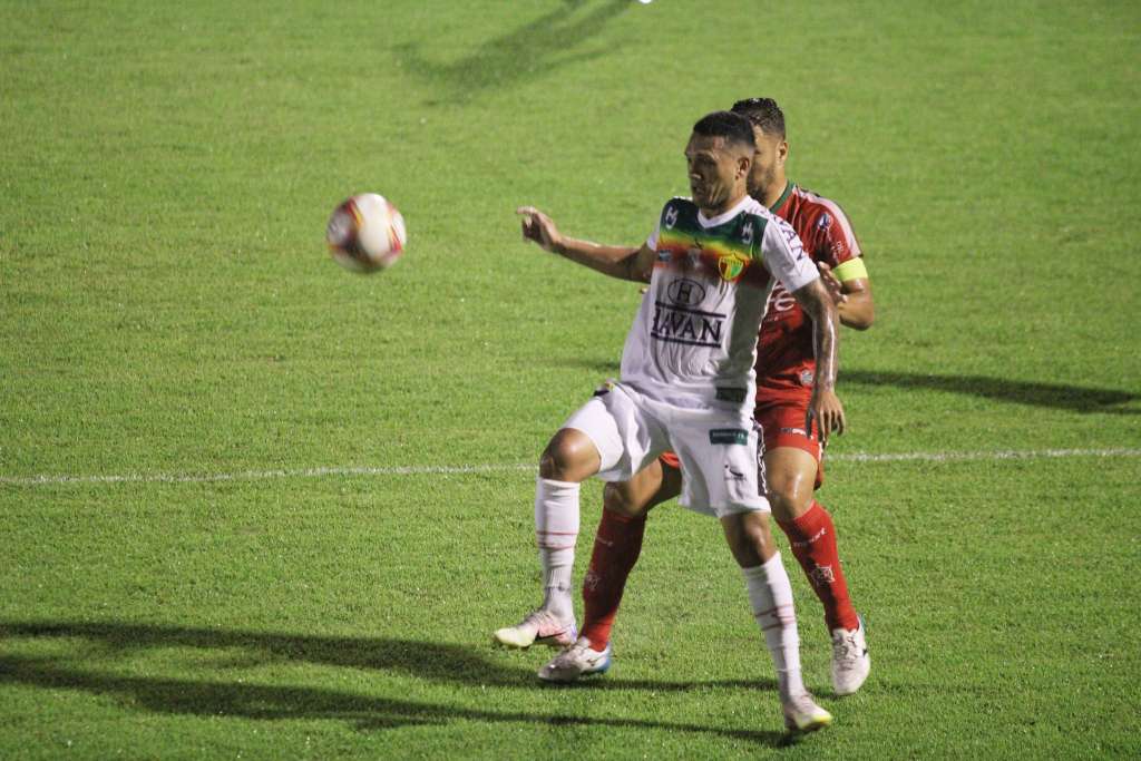 O gol mais bonito da rodada saiu no empate entre Brusque e Boa Esporte