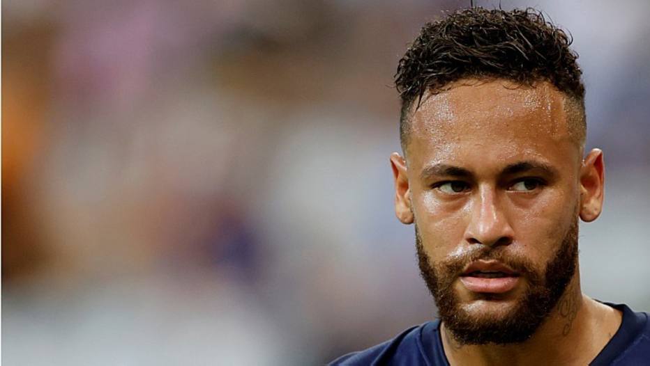 Neymar faz tratamento manhã, tarde e noite para encarar o Uruguai na terça-feira